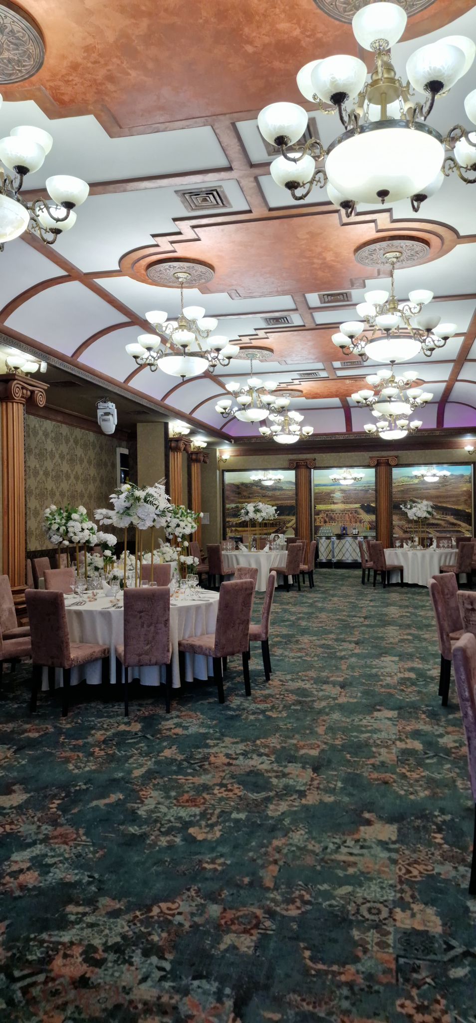 Salon Baroque Restaurant Topolog 7